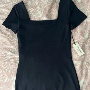 Aritzia Contour Square Neck Hip Shirt
